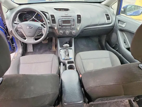 3KPFK4A71JE210476 2018 KIA FORTE - Image 8