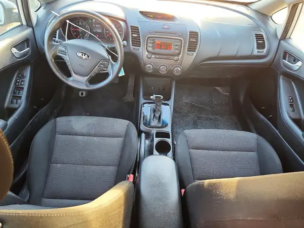 3KPFK4A71JE211918 2018 KIA FORTE - Image 8