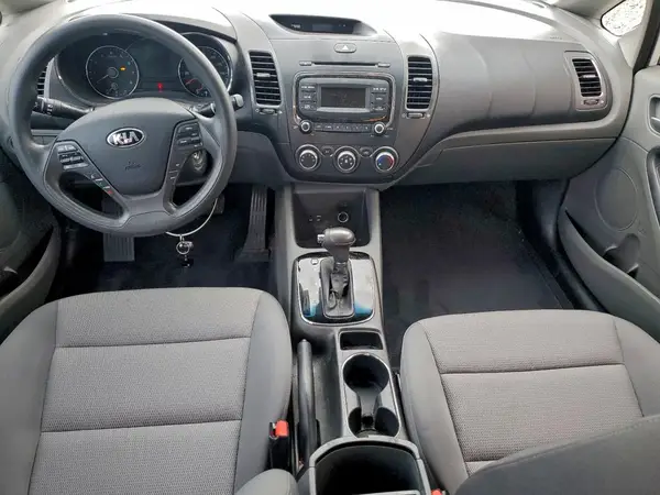 3KPFK4A71JE215001 2018 KIA FORTE - Image 8