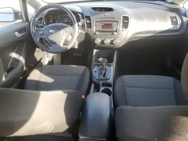 3KPFK4A71JE218626 2018 KIA FORTE - Image 8