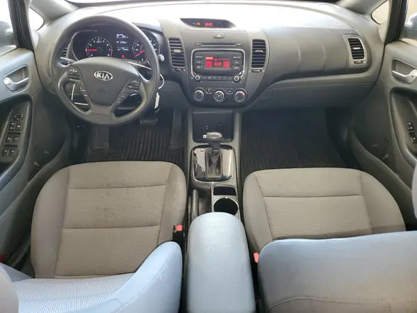 3KPFK4A71JE219050 2018 KIA FORTE - Image 8