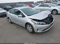 3KPFK4A71JE220330 2018 KIA FORTE