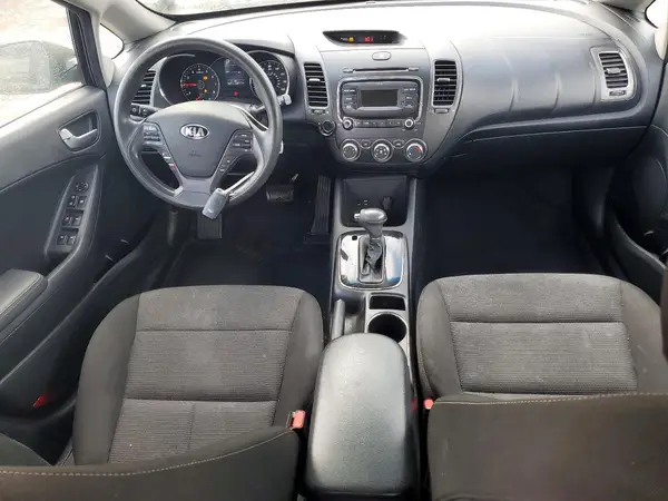 3KPFK4A71JE220747 2018 KIA FORTE - Image 8