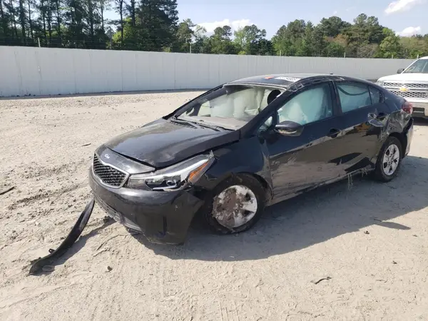 3KPFK4A71JE222286 2018 KIA FORTE - Image 1