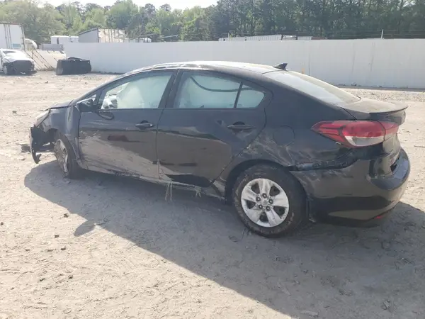 3KPFK4A71JE222286 2018 KIA FORTE - Image 2