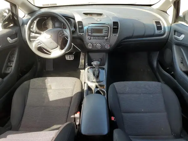 3KPFK4A71JE228069 2018 KIA FORTE - Image 8