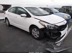 3KPFK4A71JE228864 2018 KIA FORTE