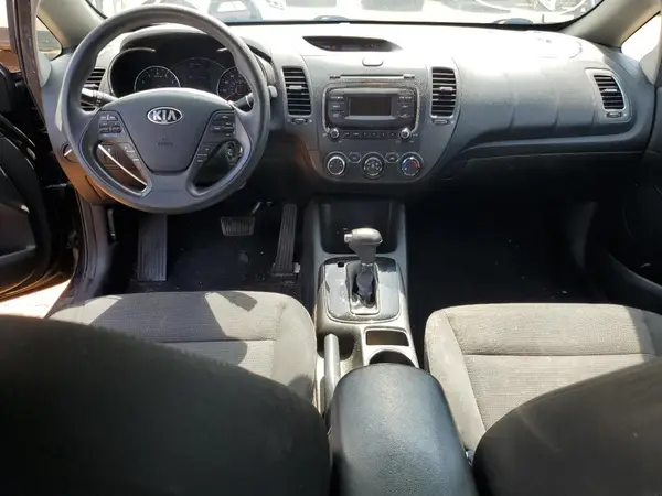 3KPFK4A71JE229223 2018 KIA FORTE - Image 8