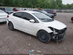 3KPFK4A71JE233658 2018 KIA FORTE