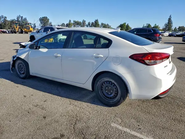 3KPFK4A71JE234227 2018 KIA FORTE - Image 2