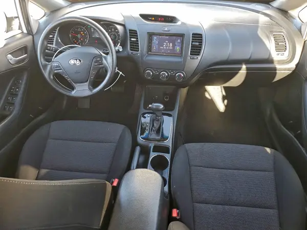 3KPFK4A71JE234227 2018 KIA FORTE - Image 8