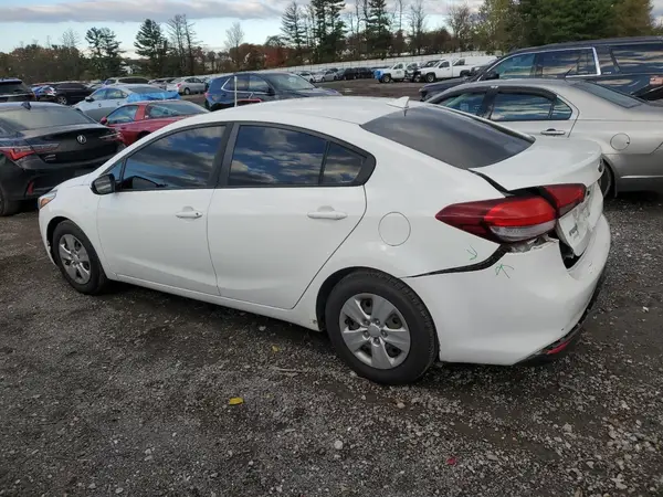 3KPFK4A71JE237578 2018 KIA FORTE - Image 2