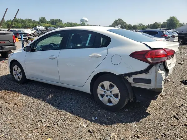 3KPFK4A71JE238553 2018 KIA FORTE - Image 2