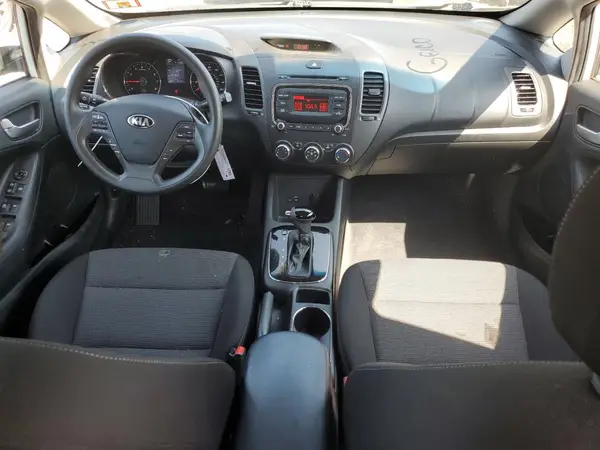 3KPFK4A71JE238553 2018 KIA FORTE - Image 8
