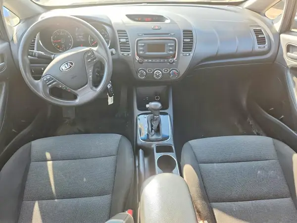3KPFK4A71JE238942 2018 KIA FORTE - Image 8