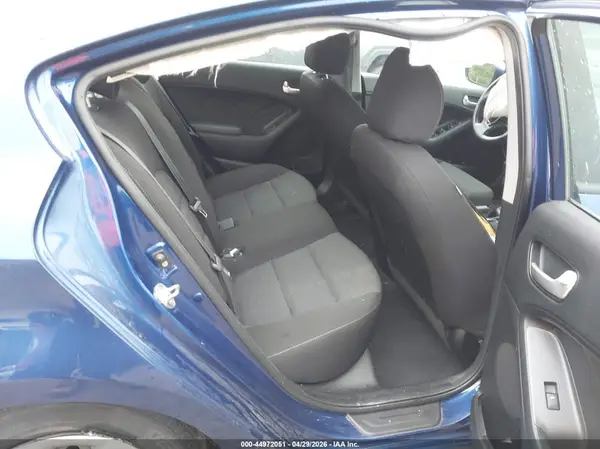 3KPFK4A71JE241761 2018 KIA FORTE - Image 8
