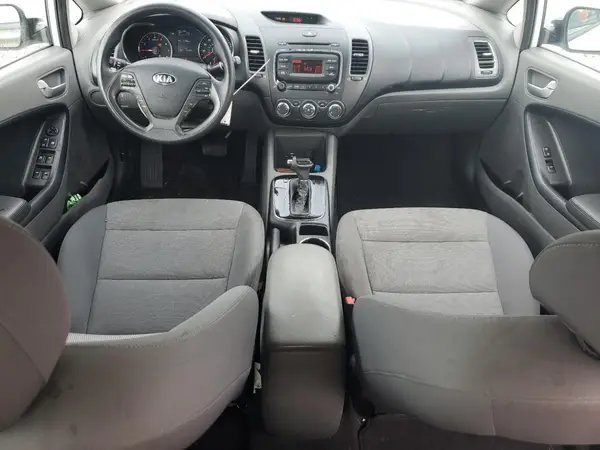 3KPFK4A71JE244725 2018 KIA FORTE - Image 8