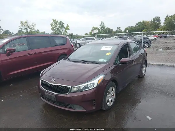 3KPFK4A71JE246572 2018 KIA FORTE - Image 2