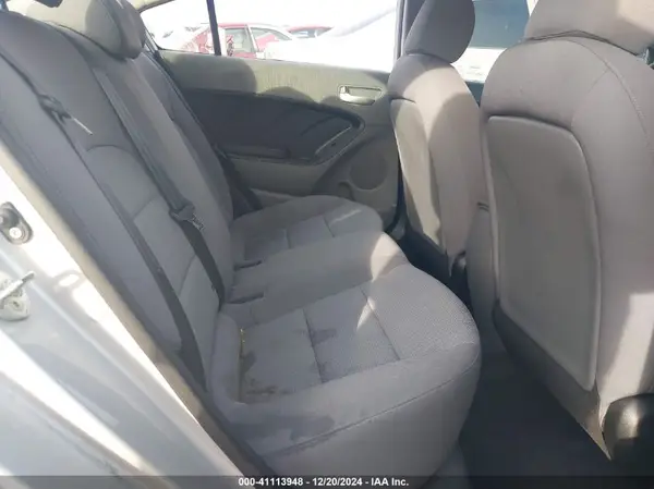3KPFK4A71JE255837 2018 KIA FORTE - Image 8