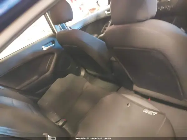 3KPFK4A71JE256938 2018 KIA FORTE - Image 8