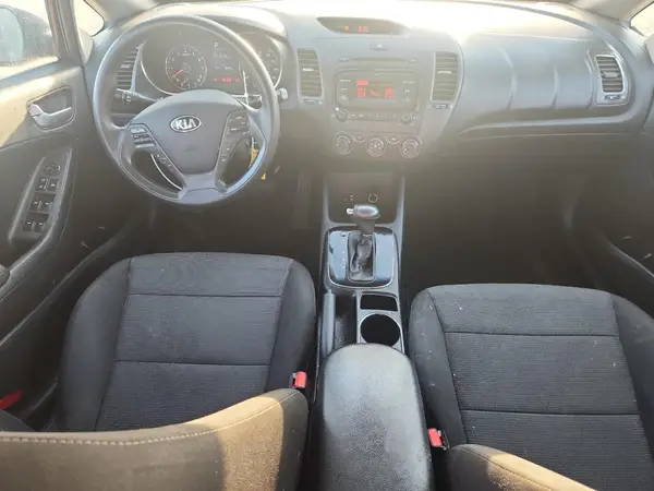 3KPFK4A71JE258088 2018 KIA FORTE - Image 8