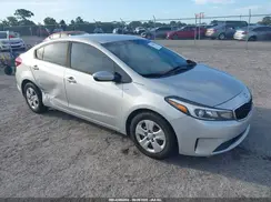 3KPFK4A71JE258110 2018 KIA FORTE