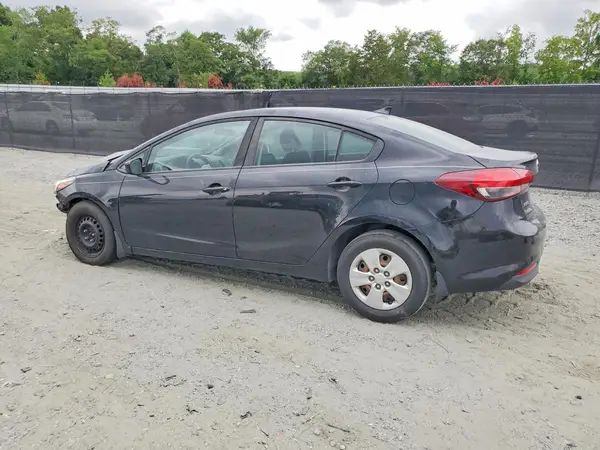 3KPFK4A71JE258480 2018 KIA FORTE - Image 2