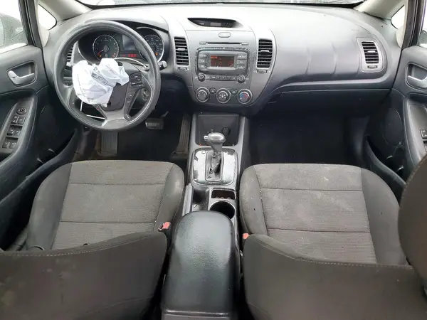3KPFK4A71JE258480 2018 KIA FORTE - Image 8