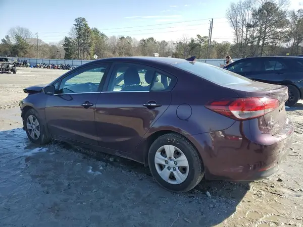 3KPFK4A71JE258883 2018 KIA FORTE - Image 2