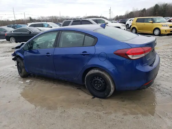 3KPFK4A71JE260875 2018 KIA FORTE - Image 2
