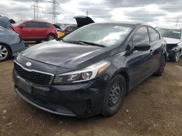 3KPFK4A71JE266093 2018 KIA FORTE - Image 1