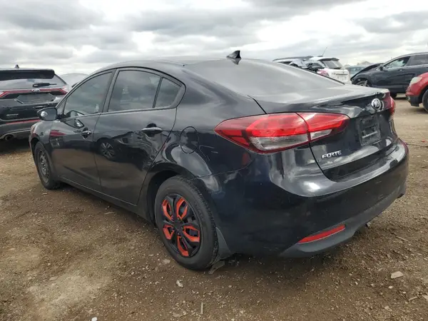 3KPFK4A71JE266093 2018 KIA FORTE - Image 2