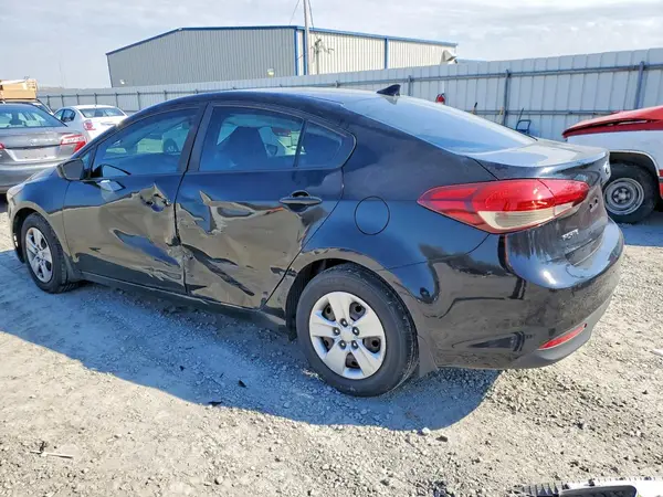 3KPFK4A71JE266787 2018 KIA FORTE - Image 2