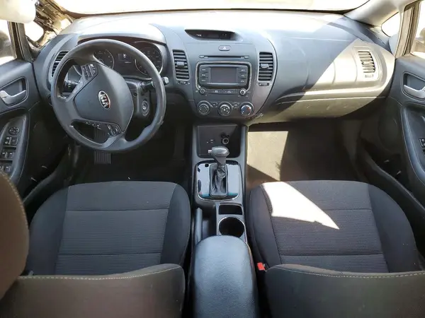 3KPFK4A71JE266787 2018 KIA FORTE - Image 8