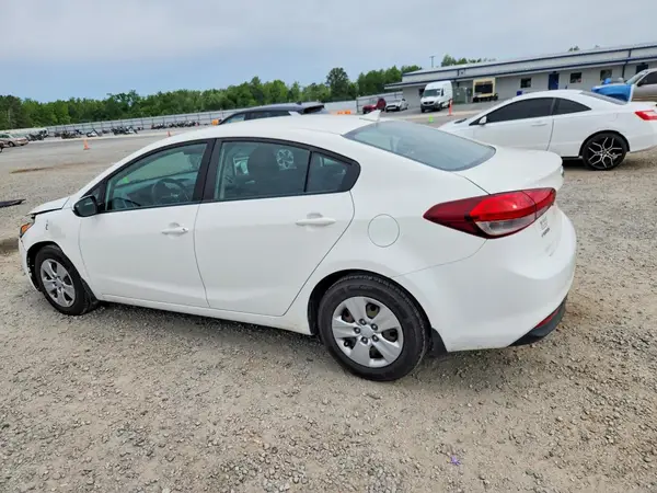 3KPFK4A71JE268314 2018 KIA FORTE - Image 2
