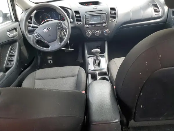 3KPFK4A71JE268829 2018 KIA FORTE - Image 8