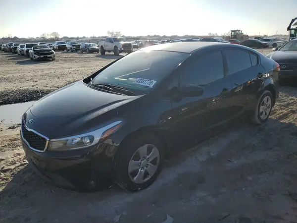 3KPFK4A71JE268944 2018 KIA FORTE - Image 1