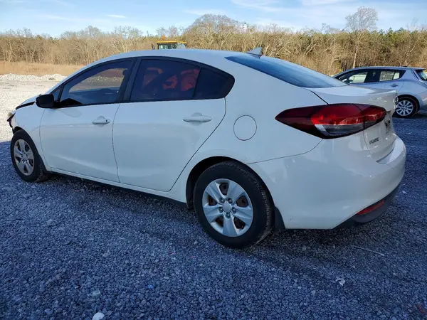 3KPFK4A71JE270273 2018 KIA FORTE - Image 2