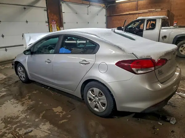 3KPFK4A71JE270774 2018 KIA FORTE - Image 2