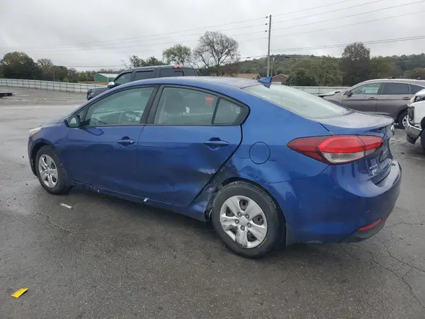 3KPFK4A71JE270984 2018 KIA FORTE - Image 2