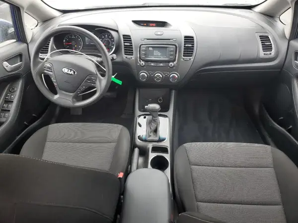 3KPFK4A71JE270984 2018 KIA FORTE - Image 8