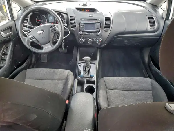 3KPFK4A71JE272833 2018 KIA FORTE - Image 8