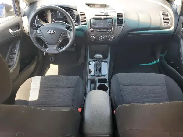3KPFK4A71JE272931 2018 KIA FORTE - Image 8
