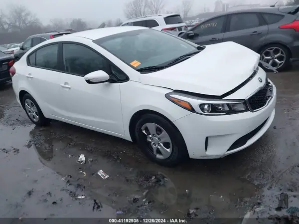 3KPFK4A71JE273691 2018 KIA FORTE - Image 1