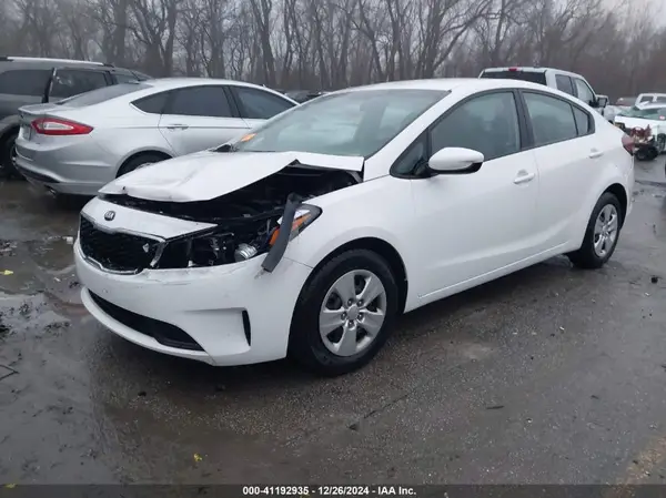 3KPFK4A71JE273691 2018 KIA FORTE - Image 2