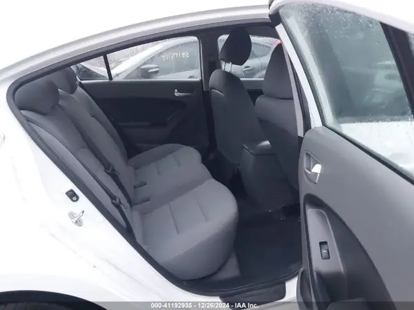 3KPFK4A71JE273691 2018 KIA FORTE - Image 8