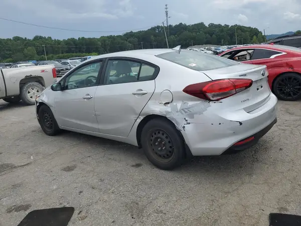 3KPFK4A71JE273867 2018 KIA FORTE - Image 2