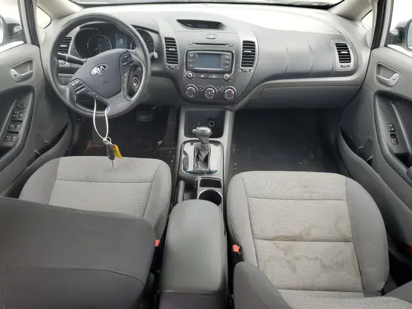 3KPFK4A71JE273867 2018 KIA FORTE - Image 8