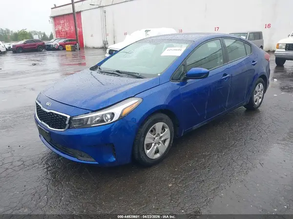 3KPFK4A71JE278356 2018 KIA FORTE - Image 2