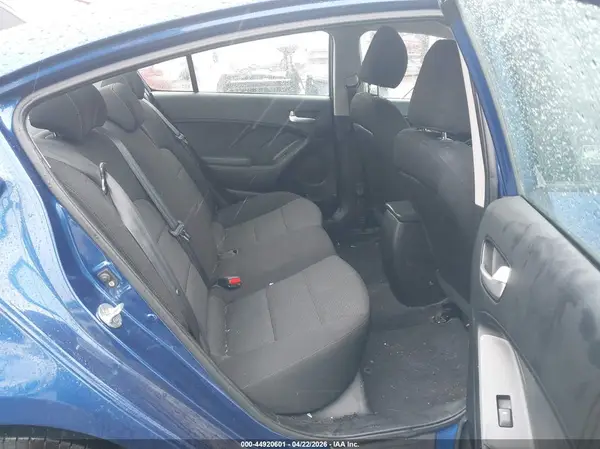3KPFK4A71JE278356 2018 KIA FORTE - Image 8